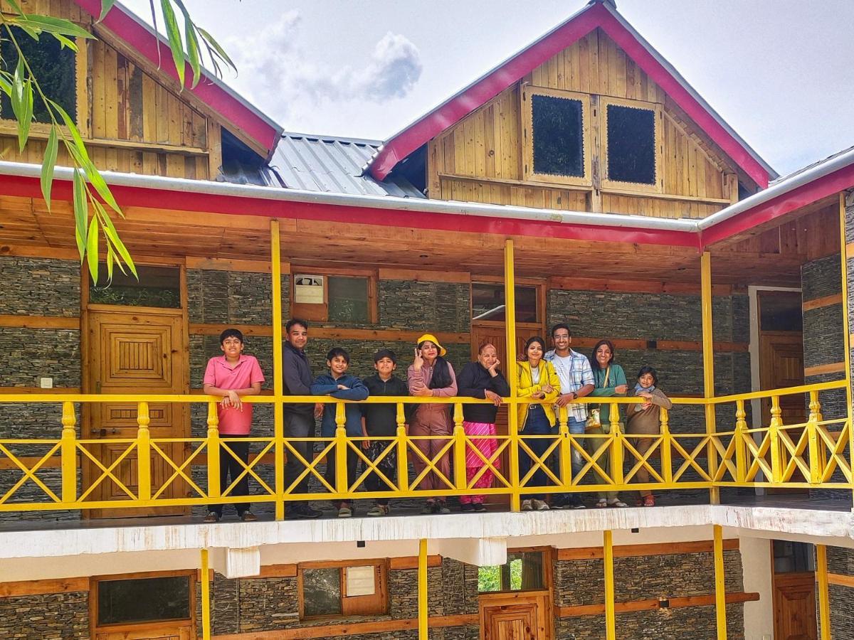 Hotel Peppy Nomads Luxuria Jibhi Exterior foto