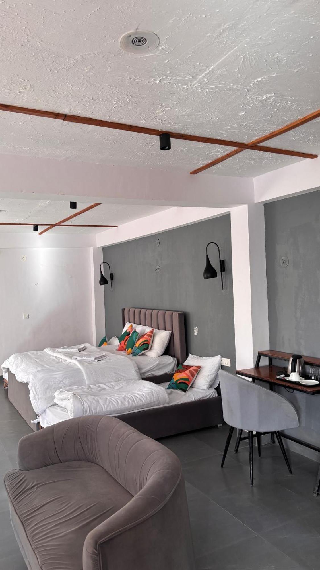 Hotel Peppy Nomads Luxuria Jibhi Exterior foto